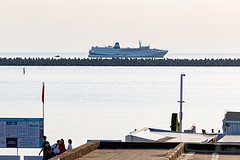 Проверка застрявшего в Сочи парома Seabridge затянулась на сутки