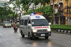 Россиянка на мотоцикле в Таиланде уворачивалась от тележки с едой и разбилась