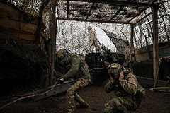 Бойцы ВСУ нашли в зоне СВО доллары с QR-кодом и начали сдаваться в плен