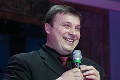 Продюсера «Ласкового мая» объявили в международный розыск