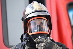 Упавшие обломки БПЛА повредили промышленное предприятие в российском регионе